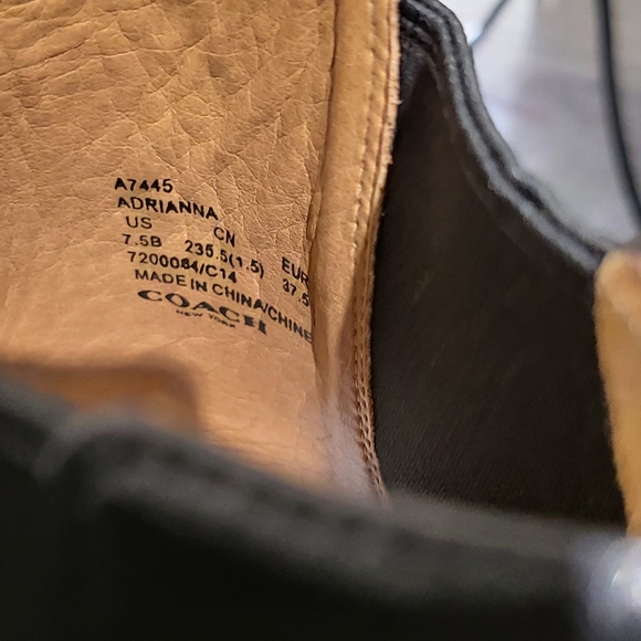 Vintage Black w/ snakeskin heel bootie! RARE CLASSY FIND! - Picture 6 of 15